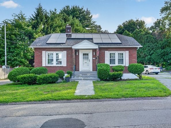 22 Fruit St, Leominster MA 01453
