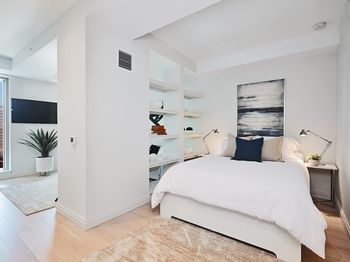 135 Seaport Blvd
