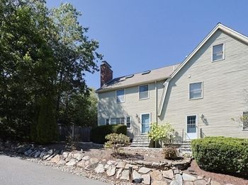 26 Pleasant St