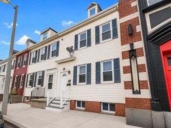 60 Marion St