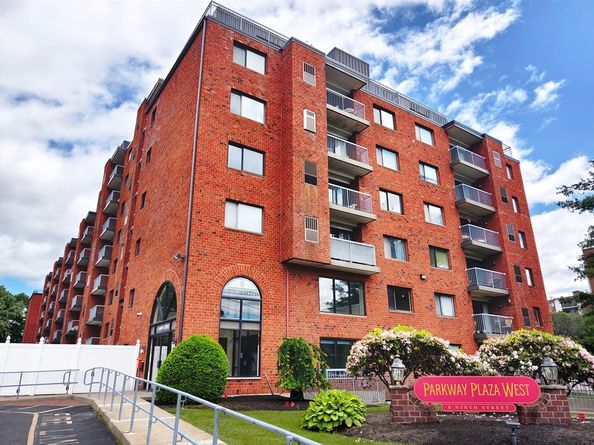 8 9th St 406, Medford MA 02155