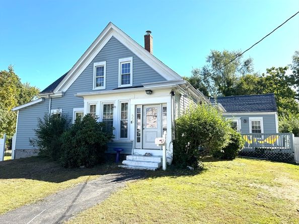 558 Ash St, Brockton MA 02301