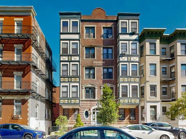 75 Burbank St 501, Boston MA 02115