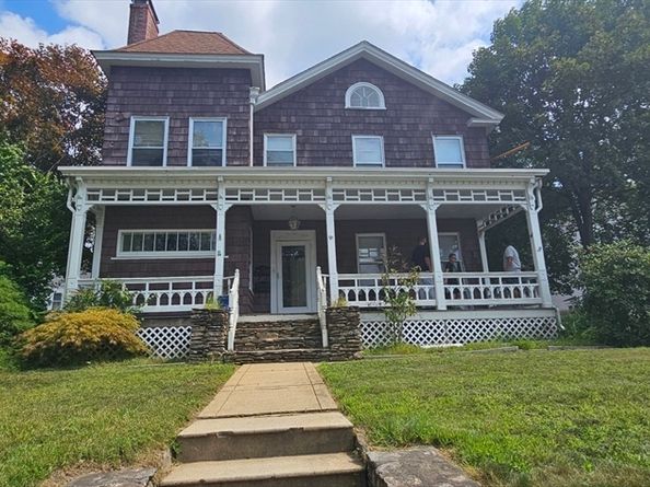 91 Everett St, Southbridge MA 01550