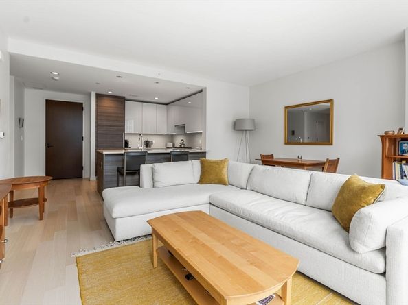 1 Franklin 2609, Boston MA 02110