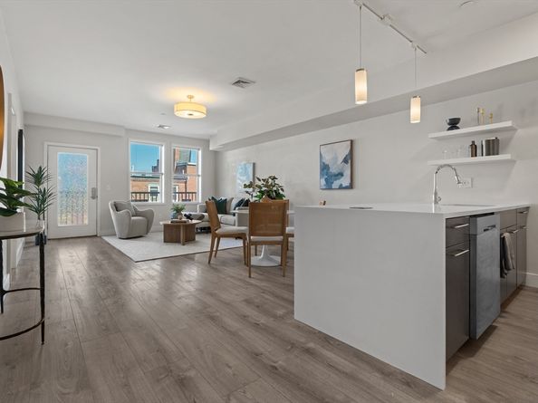 70 Bremen St 408, Boston MA 02128