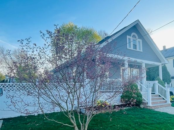 15 Bates Rd, Framingham MA 01702