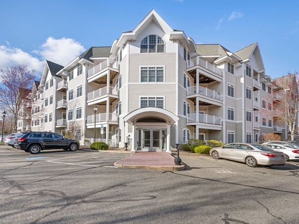 614 Pond Street 2306, Braintree MA 02184