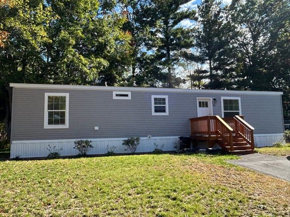 41 Longboat Road, Wareham MA 02576