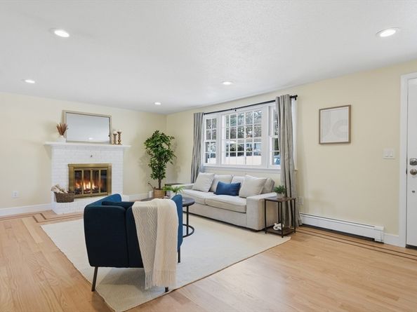 108 Cherry St, Framingham MA 01701