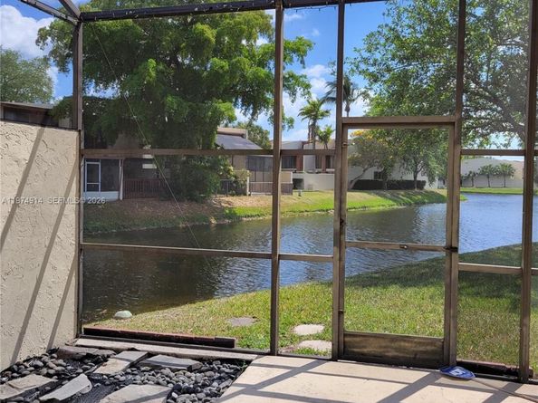 7601 SW 105th Ave, Miami FL 33173