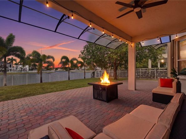 15675 SW 52nd Ct, Miramar FL 33027