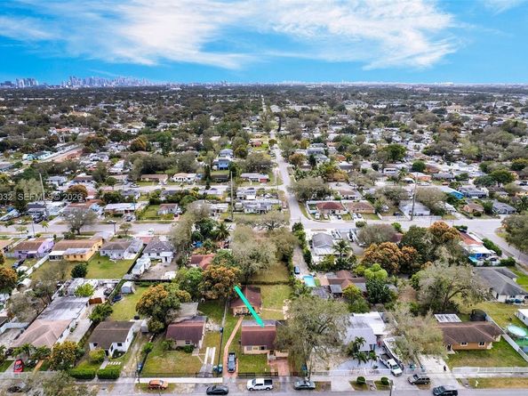 1900 NW 88th St, Miami FL 33147