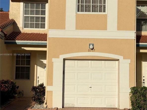 Undisclosed Address #A11935613, Coral Springs FL 33076