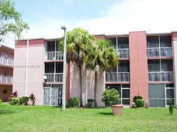 19825 SW 114th Ave 323, Miami FL 33157