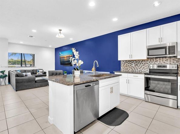 2182 NW 6th St, Fort Lauderdale FL 33311