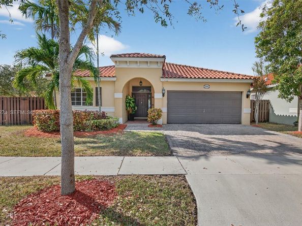 1520 NE 36th Ave, Homestead FL 33033