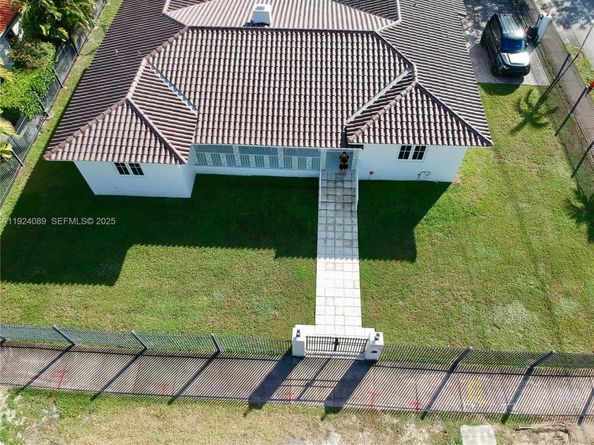 1558 Sevilla Ave, Coral Gables FL 33134