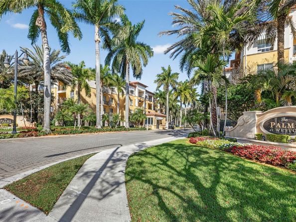 16135 Emerald Estates Dr 162, Weston FL 33331