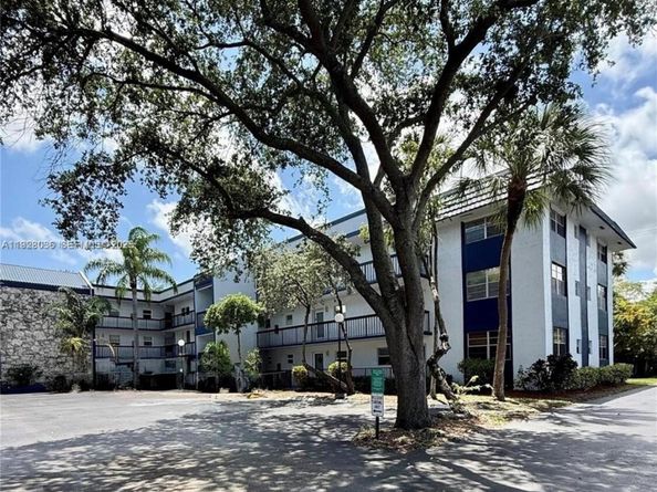 3060 Holiday Springs Blvd 104, Margate FL 33063