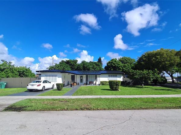 10305 SW 149th Ter, Miami FL 33176