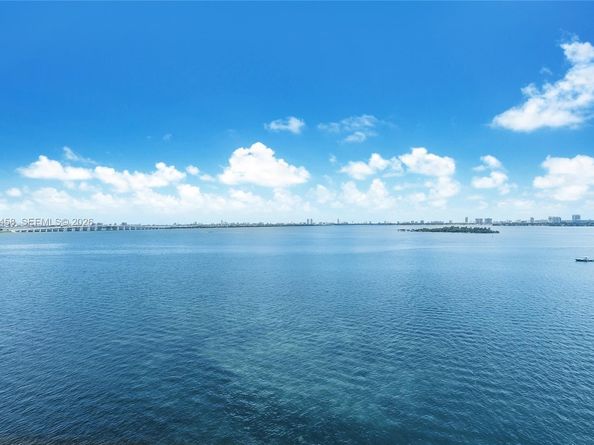 725 NE 22nd St 7B, Miami FL 33137