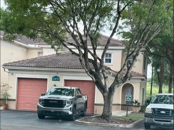 2452 Centergate Dr
