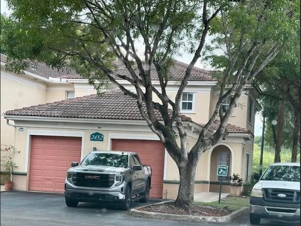 2452 Centergate Dr 104, Miramar FL 33025