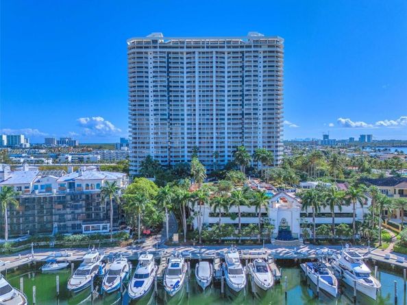 2000 Island Blvd 1704, Aventura FL 33160