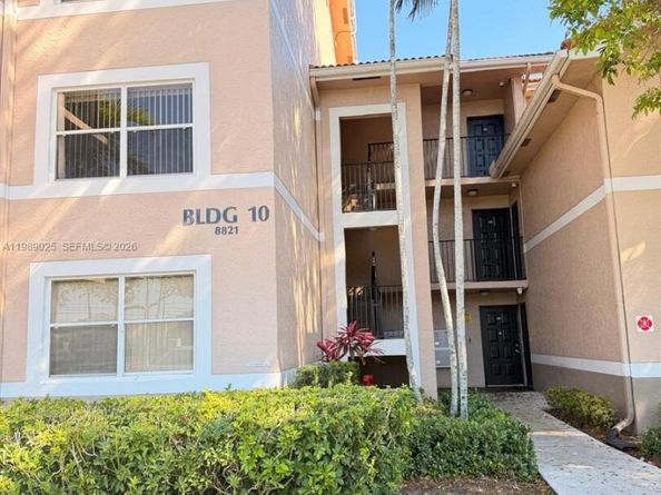8821 Wiles Rd 108, Coral Springs FL 33067