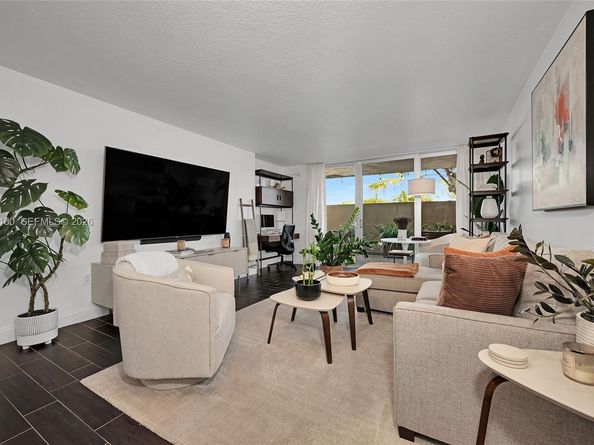 10875 SW 112th Ave 118, Miami FL 33176