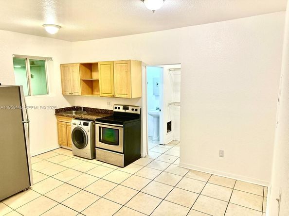 1021 NW 3rd St APT307, Miami FL 33128