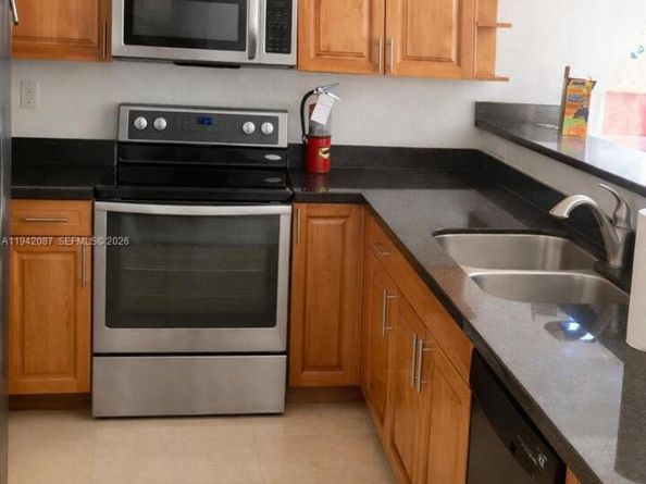 16585 NE 3 Ave, Miami FL 33162