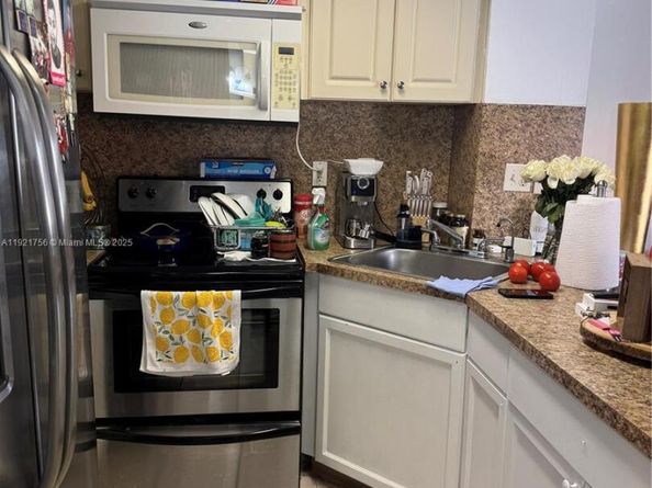 2158 W 60th St 13108, Hialeah FL 33016