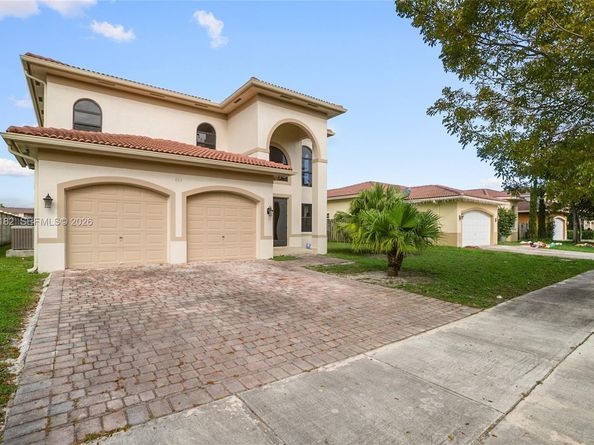 865 NE 208th Ter, Miami FL 33179