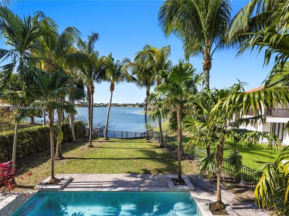 18832 SW 77th Ct, Cutler Bay FL 33157