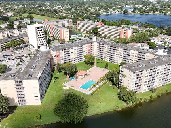 1750 NE 191st St 5071, Miami FL 33179