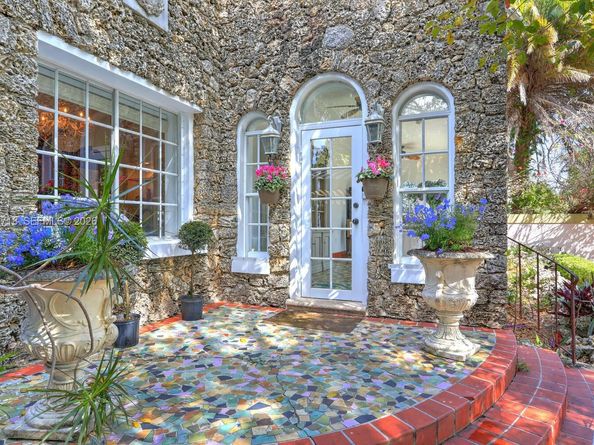 1755 SW 10th St, Miami FL 33135