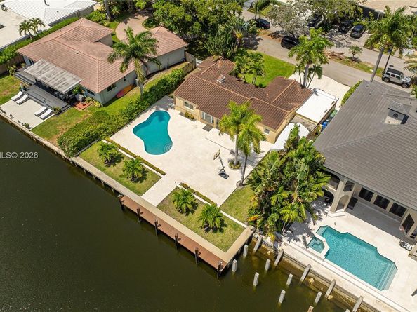 330 Coconut Isle Dr, Fort Lauderdale FL 33301
