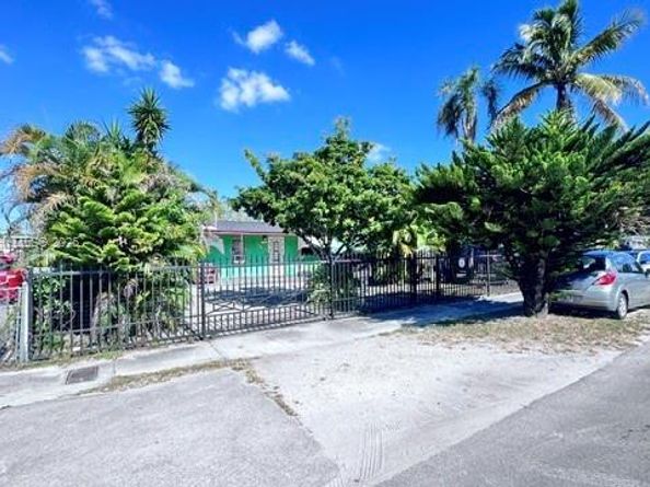 3135 NW 86th St, Miami FL 33147