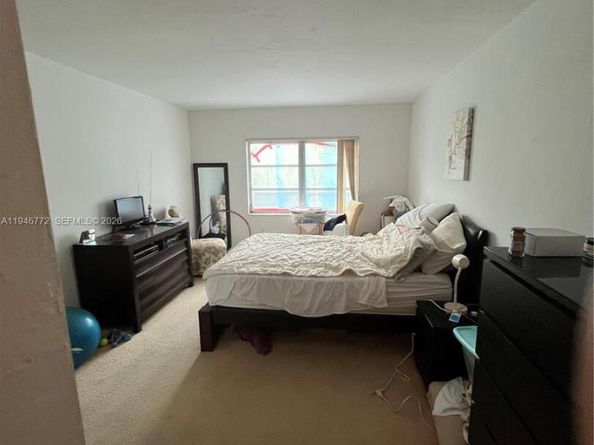 2640 NE 135th St 312, North Miami FL 33181