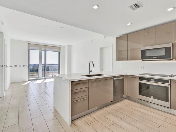 2000 S Metropica Way 907, Sunrise FL 33323