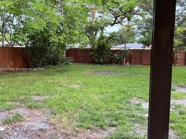 5634 Madison St, Hollywood FL 33023