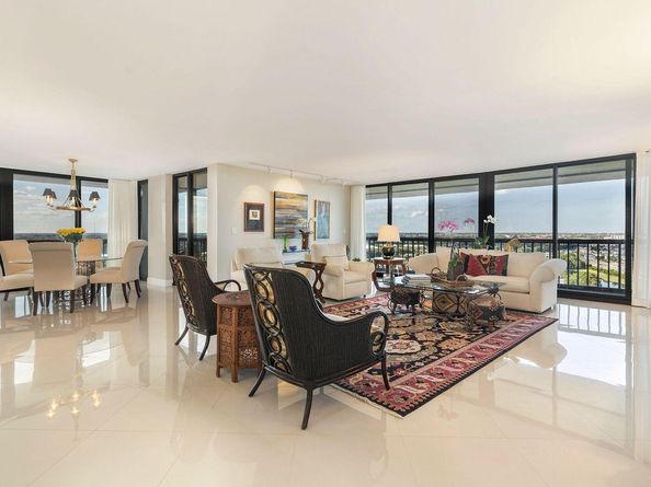 2480 PRESIDENTIAL Way 1901, West Palm Beach FL 33401