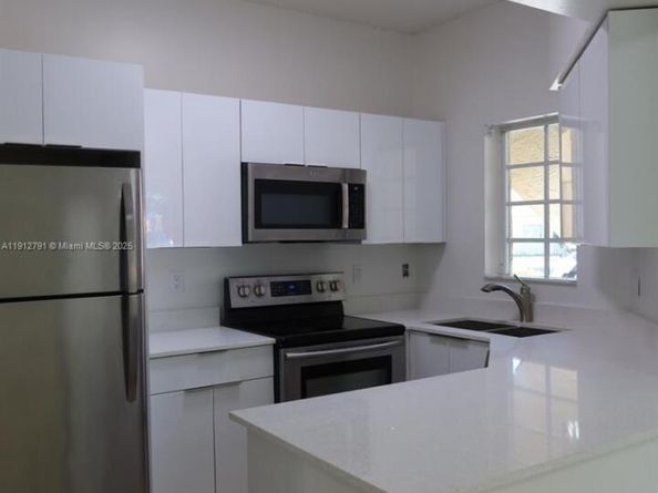 18340 NW 68th Ave A, Hialeah FL 33015