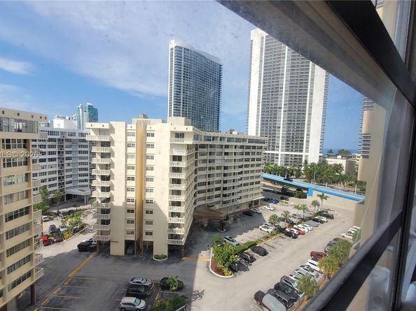 1833 S Ocean Dr 1103, Hallandale Beach FL 33009