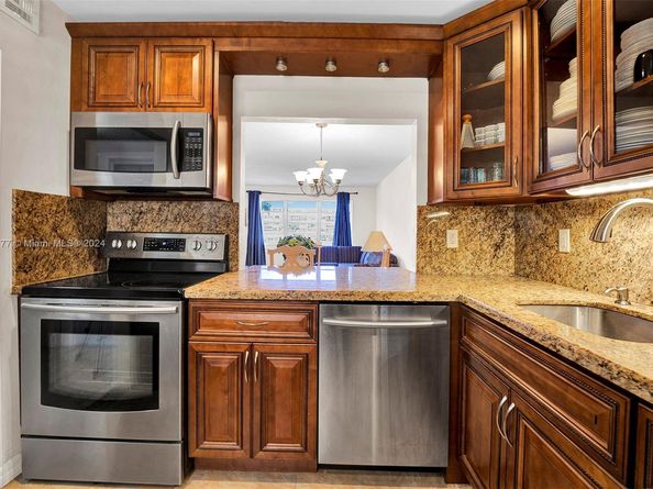 410 SE 2nd St 220, Hallandale Beach FL 33009