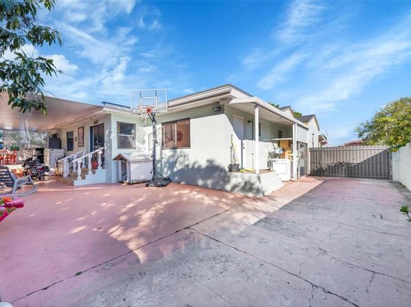 462 E 39th St, Hialeah FL 33013