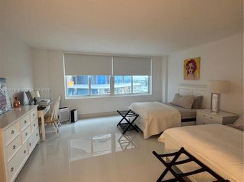 5401 Collins Ave
