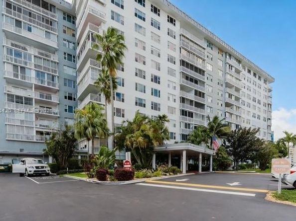 3800 Hillcrest Dr 411, Hollywood FL 33021